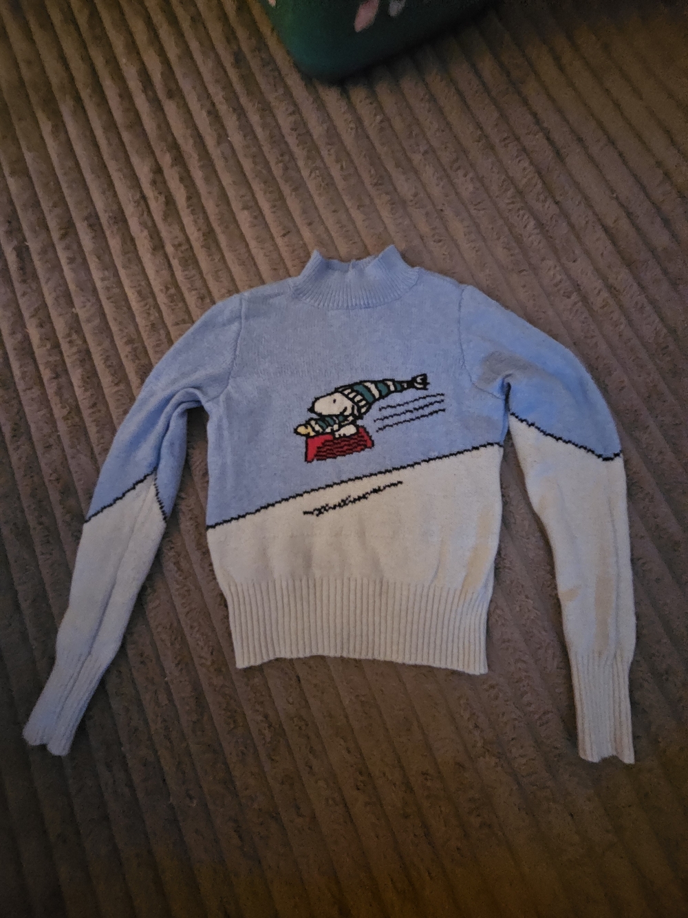 THIS IS ACTUALLY A WOMANS XS American Eagle Snoopy Winter Sweater